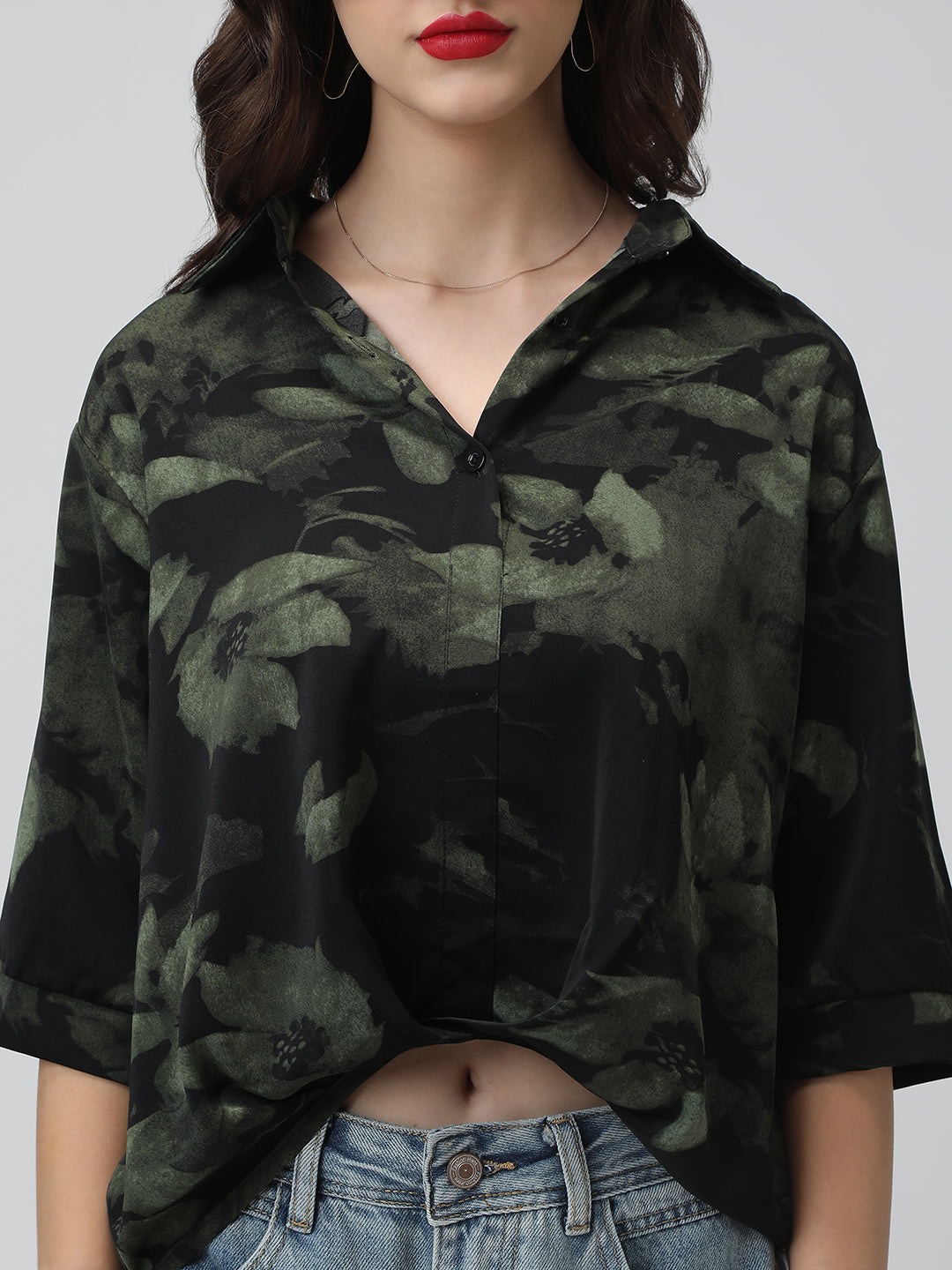 Women's Printed Black Spread Collar Relaxed Fit Shirts