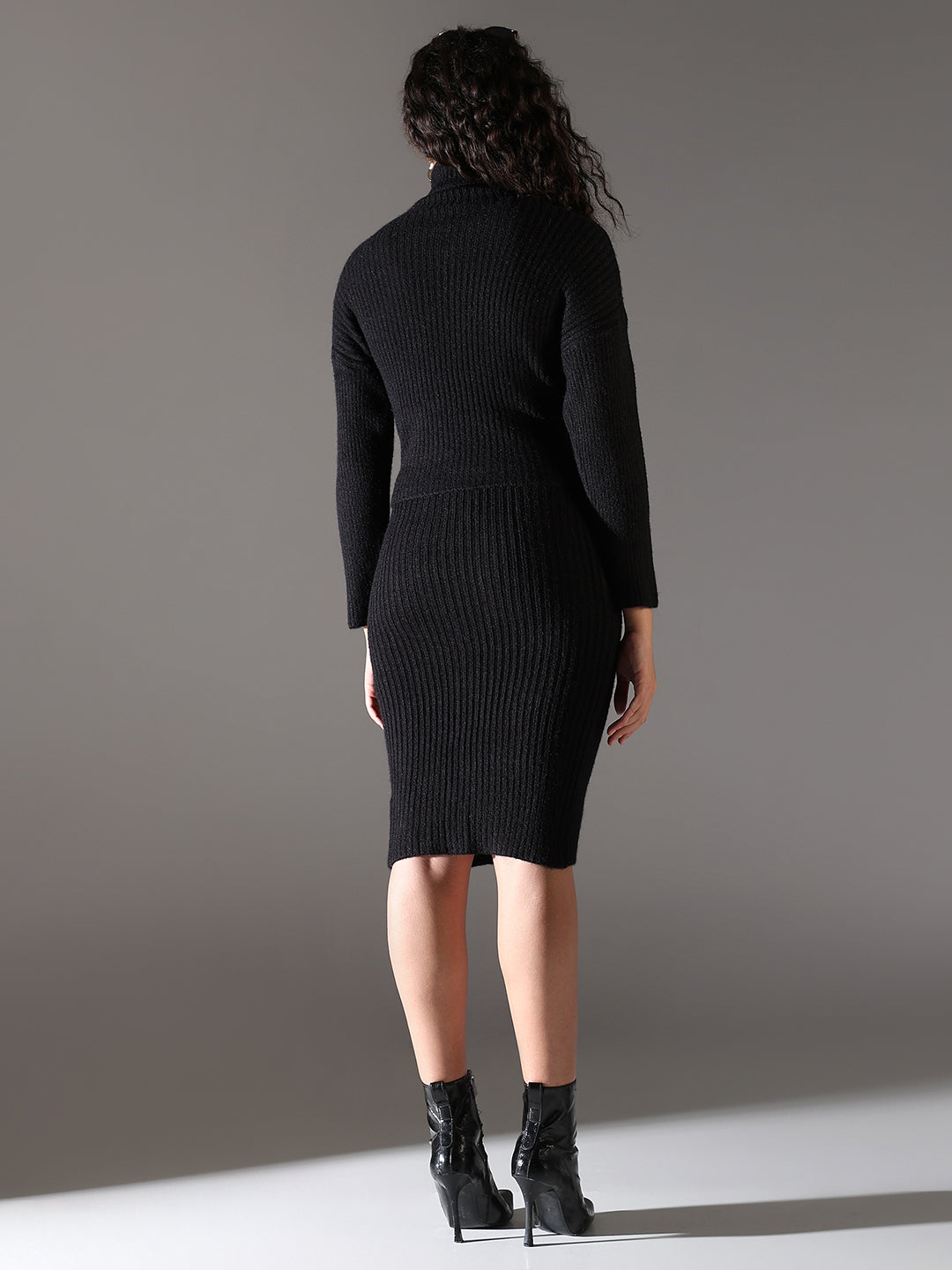 Black Round Neck Bodycon Dress