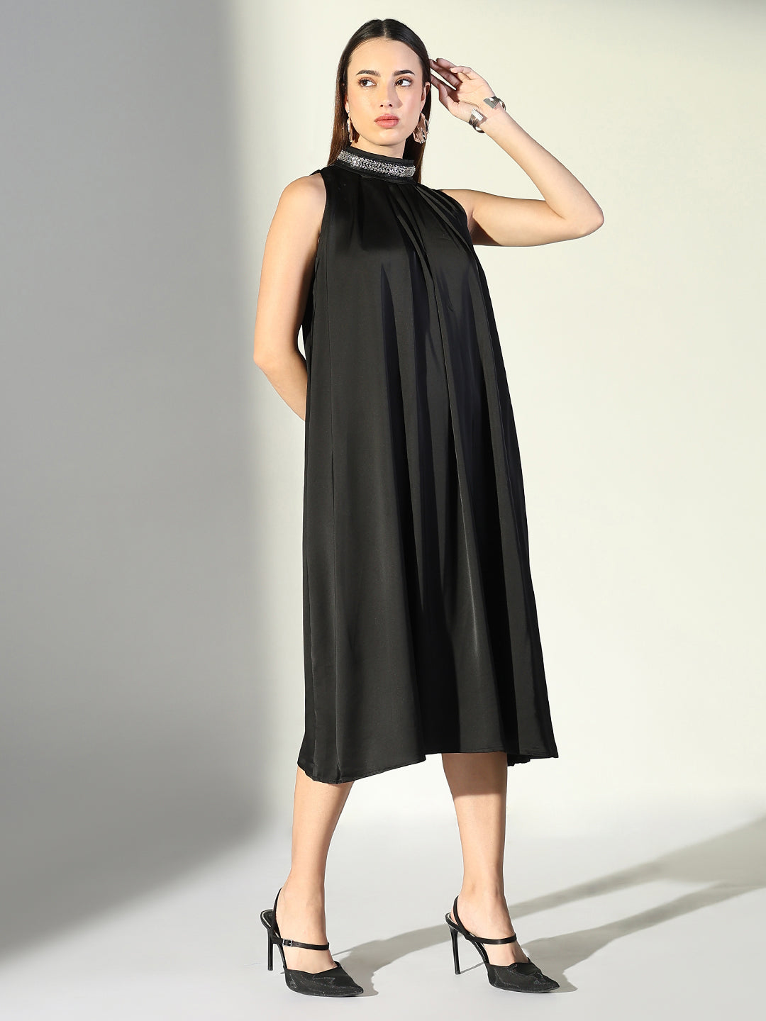 Embellished Neck Black Pleated Midi Dress
