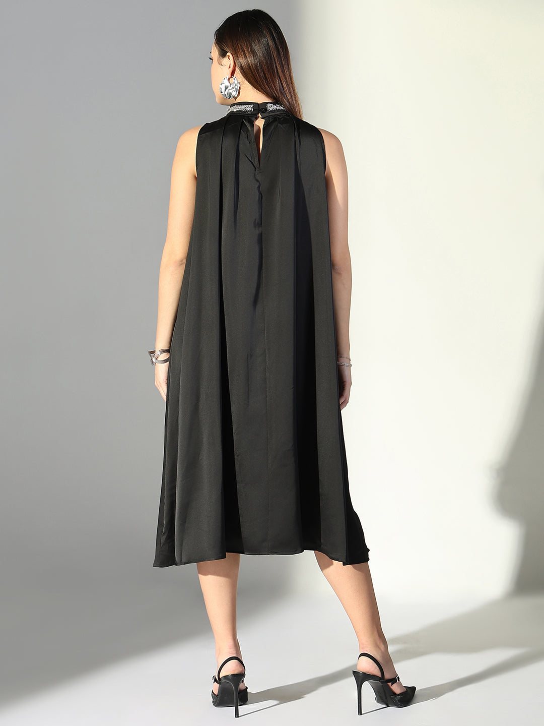 Embellished Neck Black Pleated Midi Dress