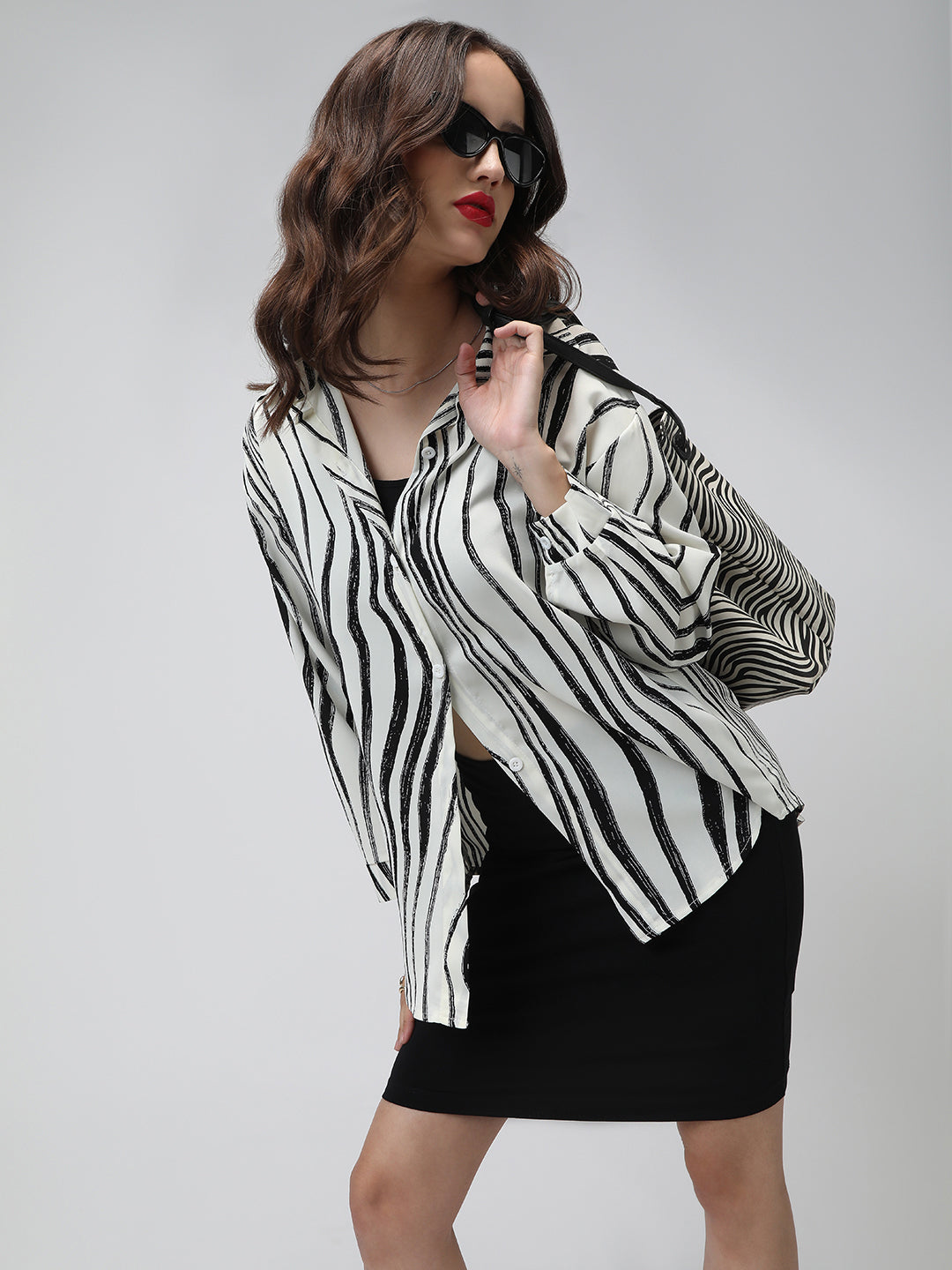 Women's Printed Off White Spread Collar Relaxed Fit Shirts
