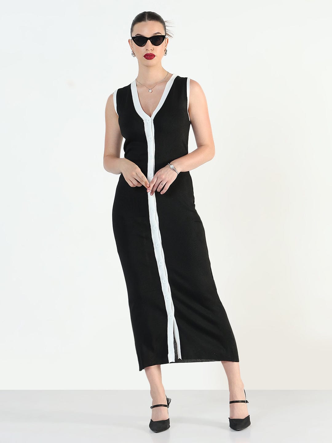 Black V-Neck Sleeveless Bodycon Dresses