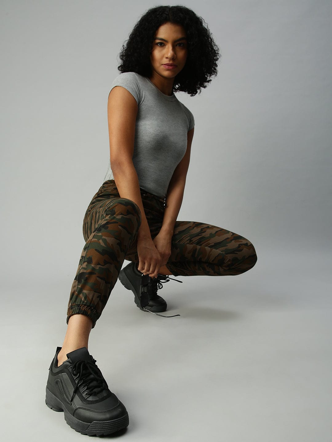 Olive Jean Jogger High-Rise Slash Knee Stretchable Jeans